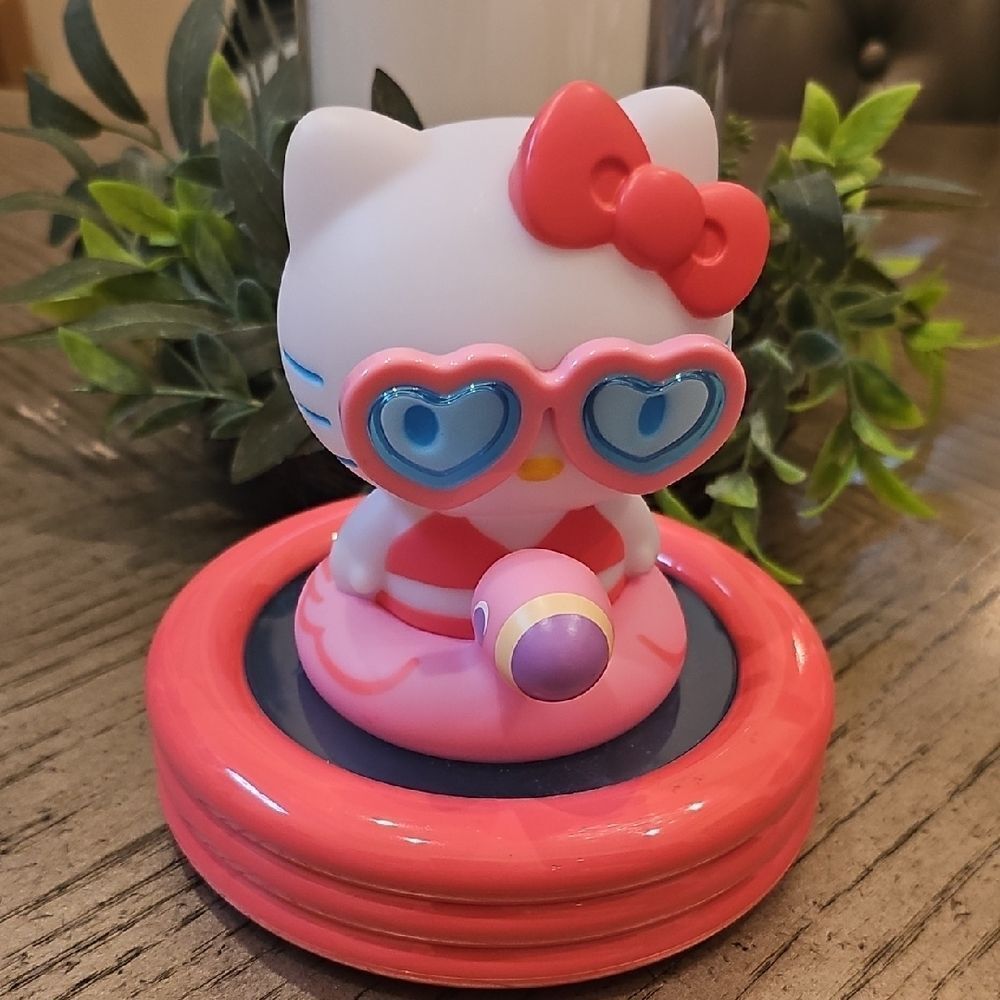 Hello Kitty Night Light - Picture 6 of 6